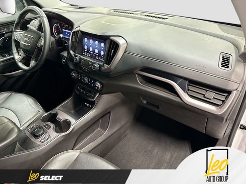 Used 2024 GMC Terrain AT4 w/ Tech Package AWD/4WD image 32