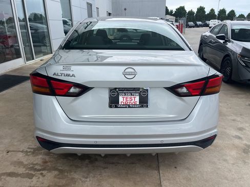 Used 2024 Nissan Altima 2.5 S FWD image 25
