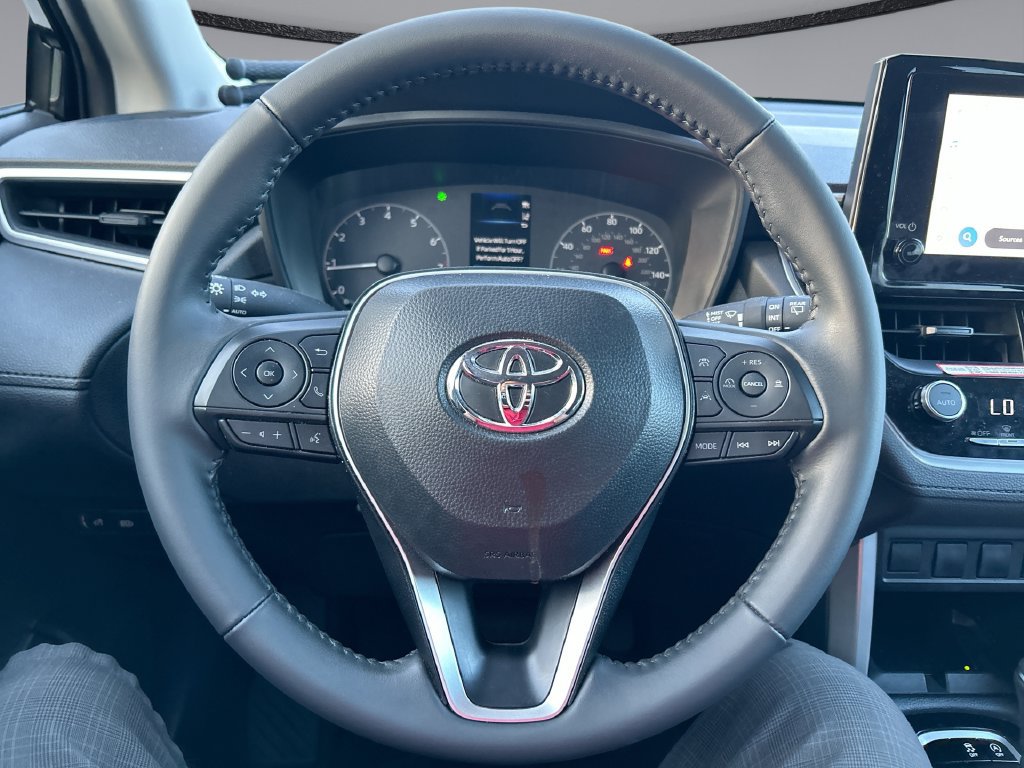 Certified 2025 Toyota Corolla Cross LE FWD image 14