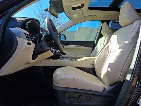 Used 2025 INFINITI QX60 Sensory w/ Vision Package image 14