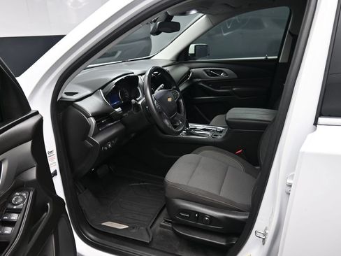 Used 2020 Chevrolet Traverse LT FWD image 16
