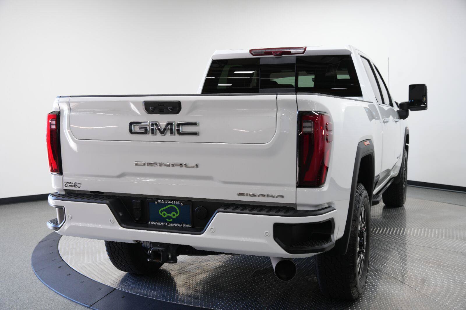 Used 2024 GMC Sierra 2500 Denali Ultimate AWD/4WD image 11