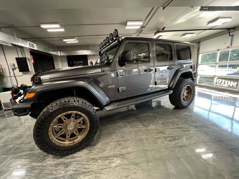 Used 2018 Jeep Wrangler Unlimited Sport S image 7