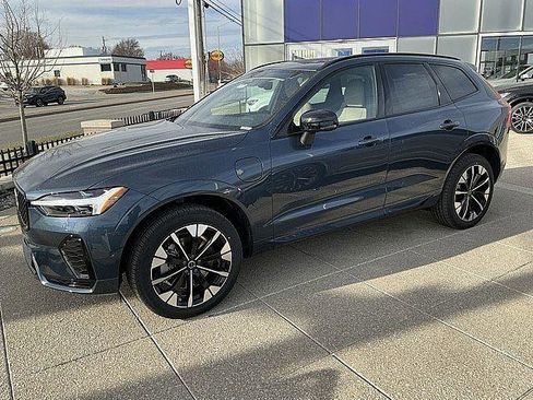 New 2026 Volvo XC60 T8 Plus w/ Protection Package Premier AWD/4WD image 11