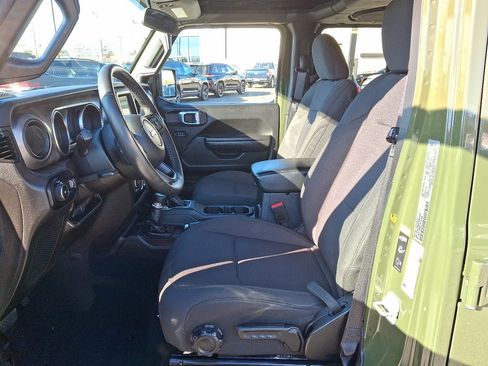Used 2023 Jeep Wrangler Willys image 23