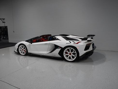 Used 2020 Lamborghini Aventador SVJ AWD/4WD image 41