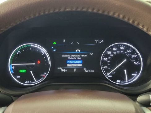 Used 2024 Toyota Sienna Platinum FWD image 28