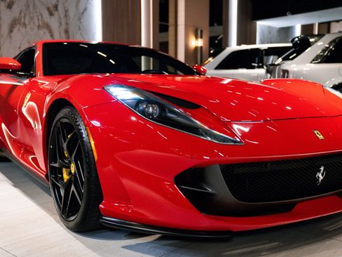 Used 2020 Ferrari 812 Superfast image 6