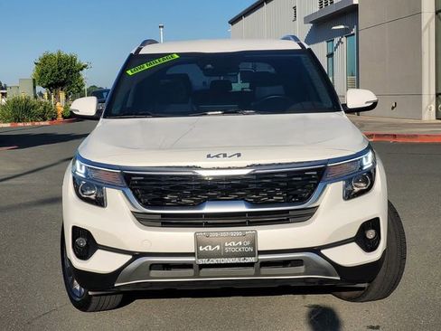 Used 2023 Kia Seltos S w/ Navigation Package FWD image 2
