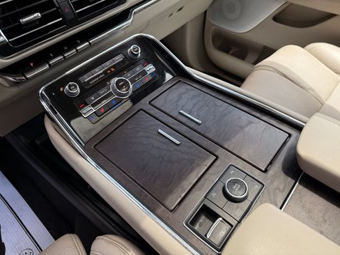 Used 2019 Lincoln Navigator L Reserve AWD/4WD image 41
