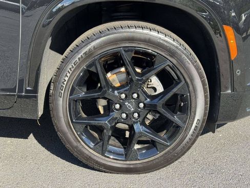Used 2024 Chevrolet Traverse RS w/ LPO, Floor Liner Package AWD/4WD image 28