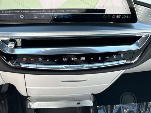 Used 2024 Cadillac Lyriq Sport AWD/4WD image 35