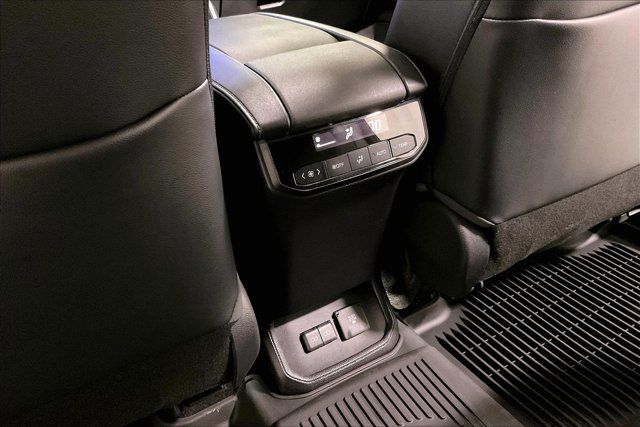 Used 2023 Toyota Highlander Limited AWD/4WD image 35