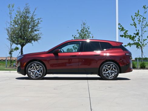 Certified 2025 BMW iX xDrive50 AWD/4WD image 6
