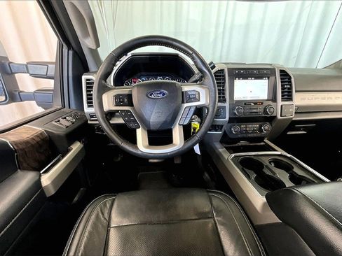 Used 2019 Ford F250 Lariat w/ Chrome Package image 14