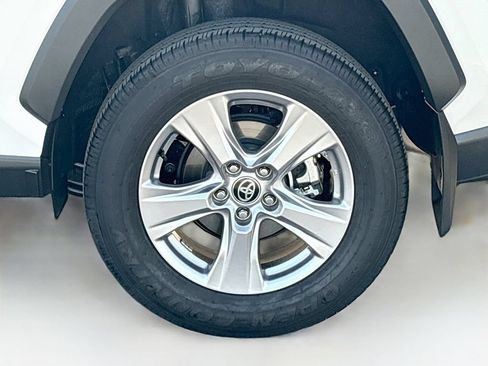Certified 2025 Toyota RAV4 XLE w/ Convenience Package FWD image 31