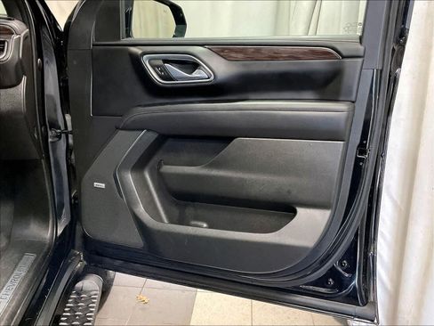 Used 2022 Chevrolet Tahoe Z71 w/ Luxury Package image 12