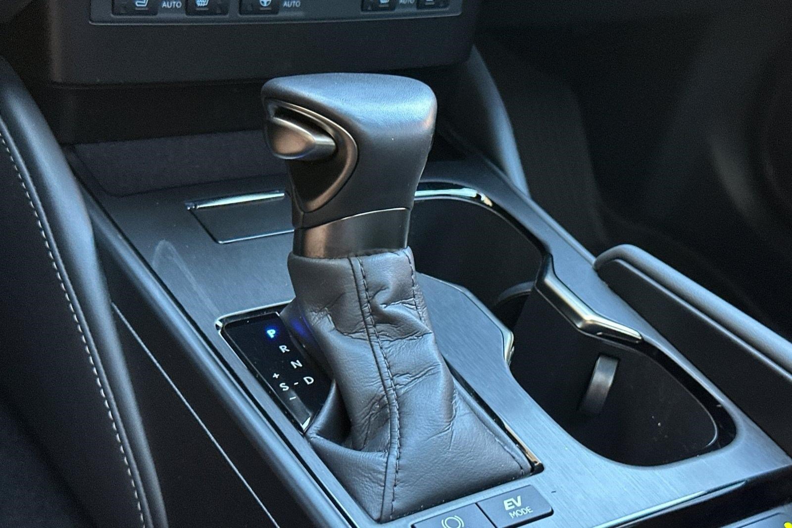 Used 2025 Lexus ES 300h F Sport w/ Accessory Package (Z1) FWD image 19