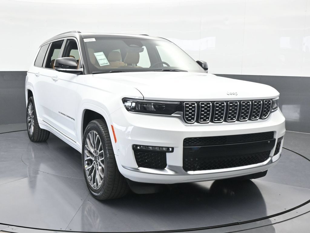 Used 2025 Jeep Grand Cherokee L Summit AWD/4WD image 9