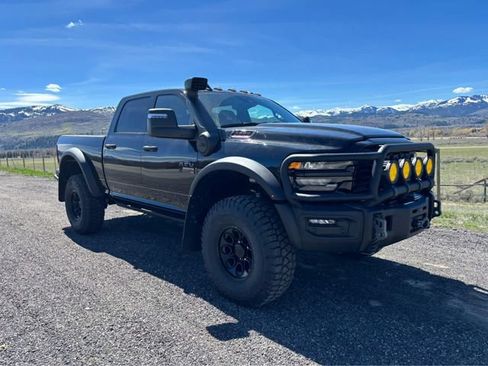 New 2025 RAM 2500 Big Horn AWD/4WD image 17