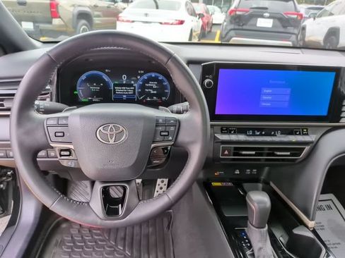 Used 2025 Toyota Camry XSE AWD/4WD image 23