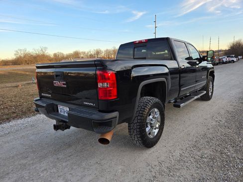 Used 2015 GMC Sierra 2500 Denali w/ Duramax Plus Package image 4