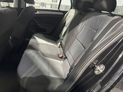 Used 2016 Volkswagen e-Golf SE image 17