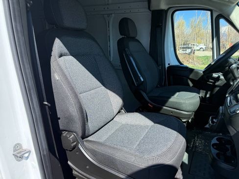 Used 2024 RAM ProMaster 2500 w/ Convenience Group image 19