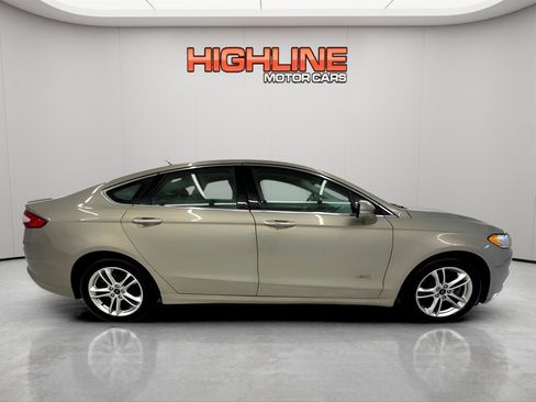 Used 2016 Ford Fusion Energi Titanium FWD image 4