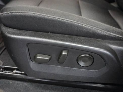 Used 2024 Chevrolet Colorado Trail Boss image 5