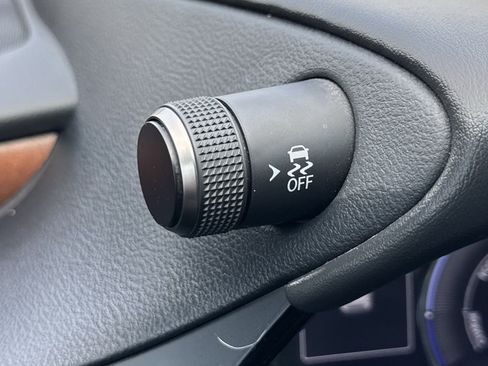 Used 2022 Lexus ES 300h Ultra Luxury w/ Accessory Package 2 FWD image 22