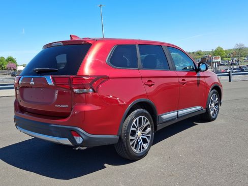 Used 2018 Mitsubishi Outlander ES AWD/4WD image 6