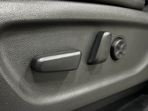 Used 2016 Kia Sedona EX FWD image 16