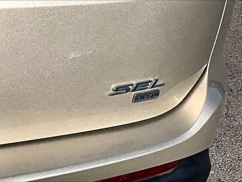 Used 2018 Ford Edge SEL w/ Equipment Group 201A AWD/4WD image 24