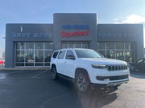 Used 2023 Jeep Wagoneer Series III w/ Preferred Equipment Group image 1