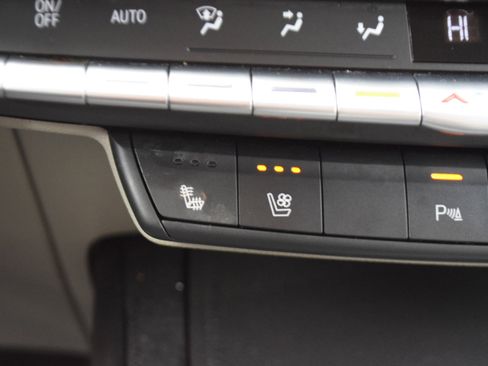 Used 2021 Cadillac XT4 Premium Luxury image 29