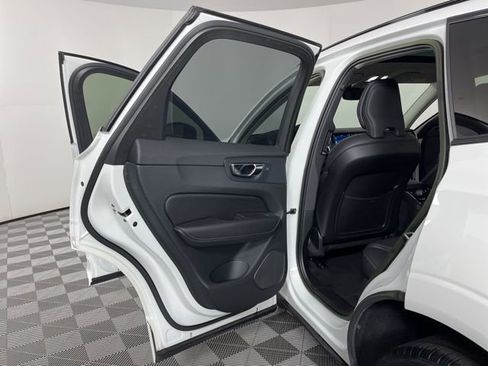 Used 2023 Volvo XC60 B5 Ultimate w/ Climate Package image 40