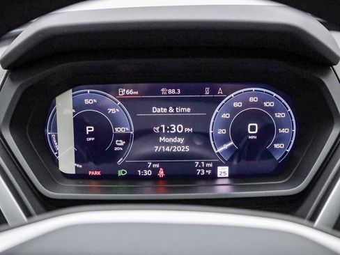 New 2025 Audi Q4 e-tron Prestige image 26