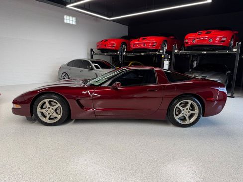 Used 2003 Chevrolet Corvette Coupe w/ Preferred Equipment Group RWD image 7