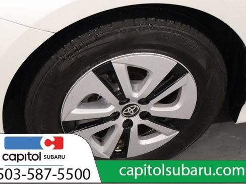 Used 2017 Toyota Prius Two w/ Carpet Mat Package image 8