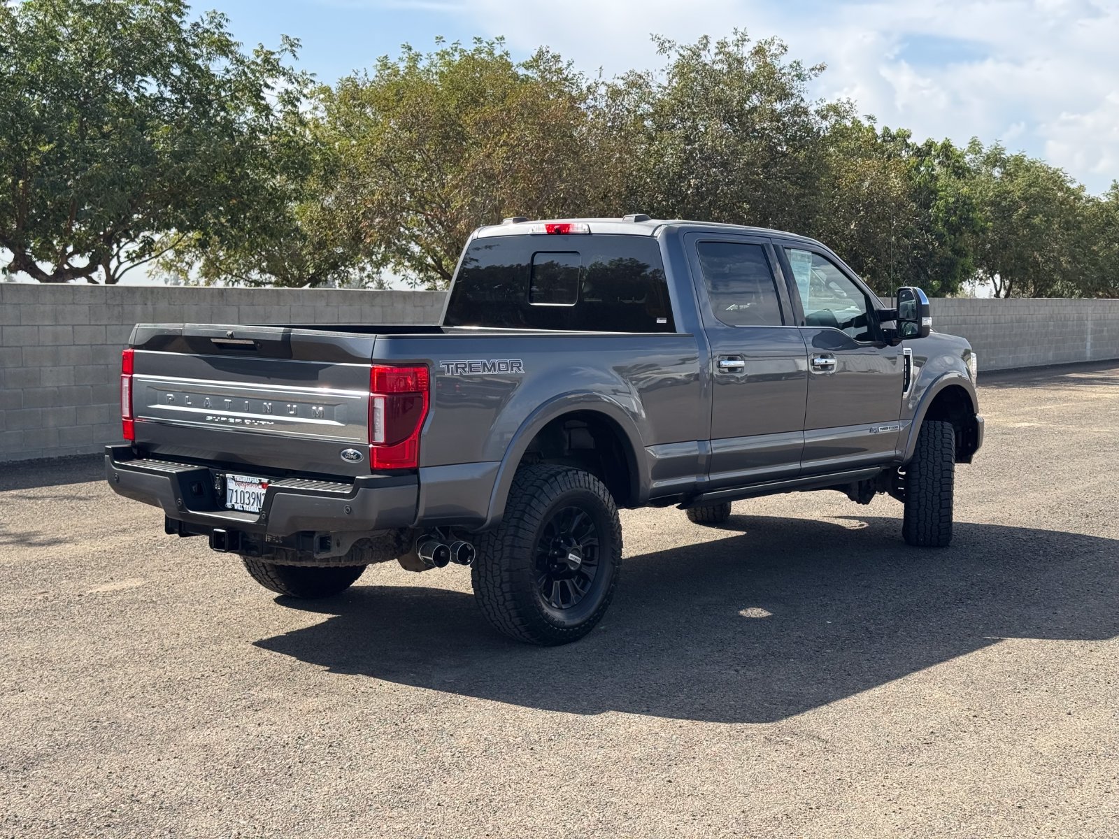 Used 2022 Ford F250 Platinum w/ Tremor Off-Road Package AWD/4WD image 4