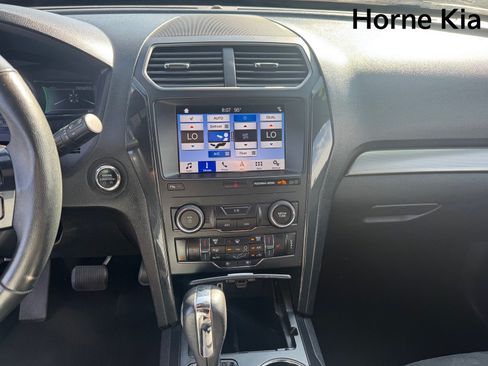 Used 2019 Ford Explorer XLT w/ Equipment Group 202A FWD image 19