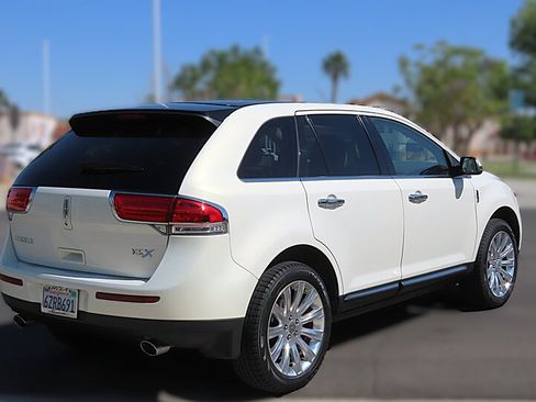 Used 2013 Lincoln MKX FWD image 6