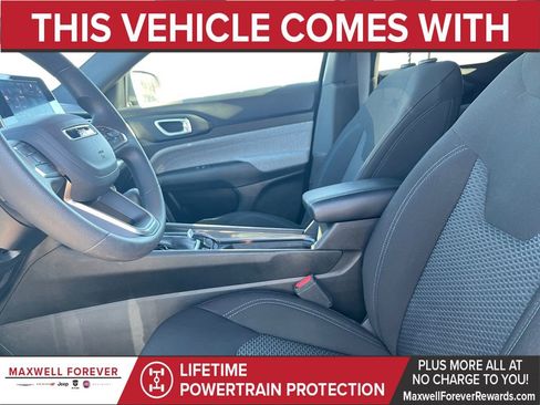 Used 2025 Jeep Compass Sport image 19