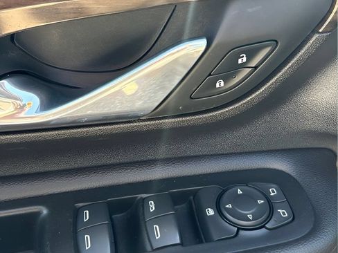 Used 2018 GMC Terrain Denali w/ Advanced Safety Package FWD image 22
