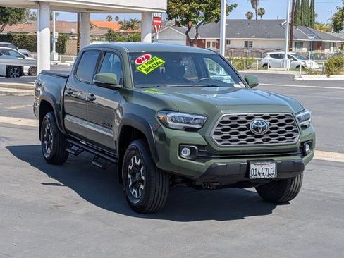 Used 2022 Toyota Tacoma TRD Off-Road w/ Technology Package RWD image 3