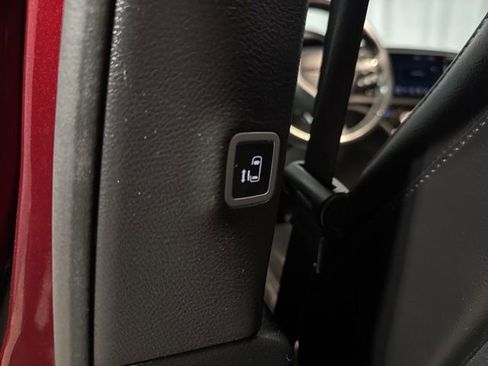 Used 2019 Chrysler Pacifica Touring-L Plus w/ Advanced Safetytec Group FWD image 32