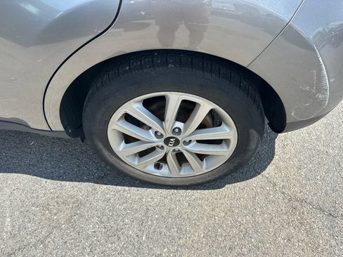Used 2019 Kia Soul + FWD image 19