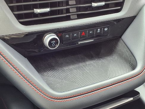 Used 2025 Ford Explorer ST-Line image 9