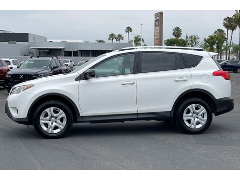 Used 2013 Toyota RAV4 LE FWD image 2